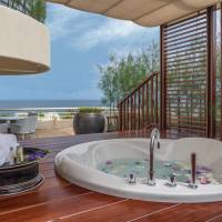 Superior Deluxe Sea View Suite