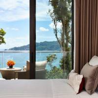 One-Bedroom Suite with Ocean View with Balcony
