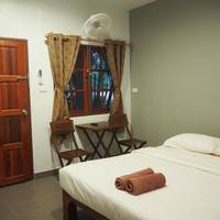 Two-Bedroom Bungalow with Kitchen