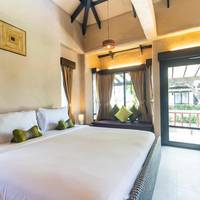 Grand Deluxe with One-way Airport Transfer