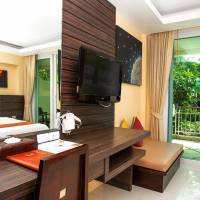 Deluxe Double or Twin Room with Bathtub