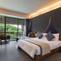 Deluxe King Pool Access 