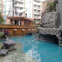 Apartment with Pool View 