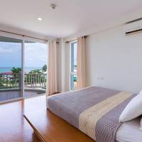 Two-Bedroom Apartment with Sea View (No in Room Wifi)