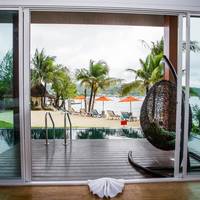 Luxury Double Room Beach Front with Pool