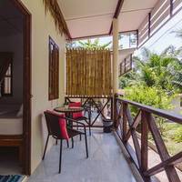 Bungalow with Garden View