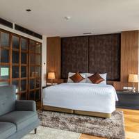 Sanae Signature Suite