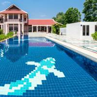 Family Pool Villa