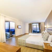 Suite with Whirlpool