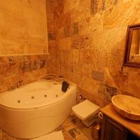 Deluxe Suite with Spa Bath