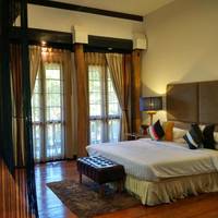 Garden studio with airport transfer