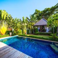 Three Bedroom Villa with Garden View