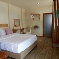 Queen Room with Garden View