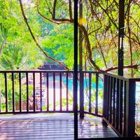 Cliff Beach Suite - Pool Side