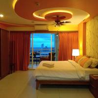 One-Bedroom Suite with Sea View