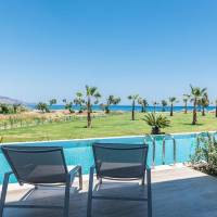 Classic Room with Side Sea View - Sharing Pool (Up to 3 Adults)