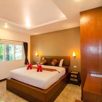Deluxe King Room with Garden View
