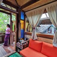 Mountain View Lodge with Free One Way Airport Transfer