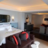 Beachfront Suite 