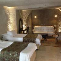 Twin Cave Room