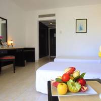 Standard Triple Room with Sea View