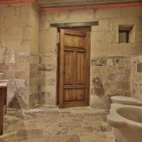 Deluxe Stone Suite (4 Adults)