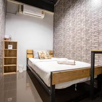 Single Room with Shared Bathroom