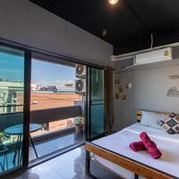 Double Room with Balcony and Shared Bathroom