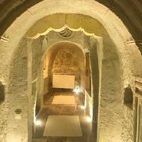 Presidential Cave Suite with Spa Bath