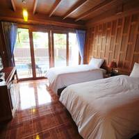 Deluxe Twin Room with Pool Access