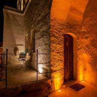Exclusive Cave Suite 
