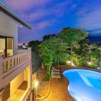 Four-Bedroom Villa with Private Pool (Green Oasis)