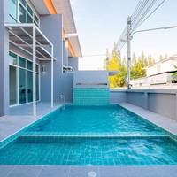 Six-Bedroom House Family Pool Villa