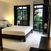 Queen Room with Garden View