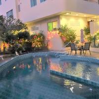 Luxury One-Bedroom Apartment with Spa Bath 
