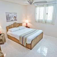 Two-Bedroom Apartment with Spa Bath