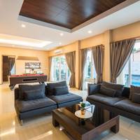 Luxury Six-Bedroom Pool Villa
