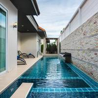 Grande Six-Bedroom Pool Villa