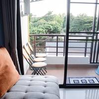Apartment with Pool View 