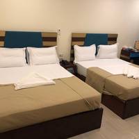 Standard Quadruple Room with window