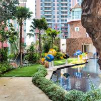 Apartment with Garden View