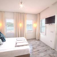 Deluxe Suite with Sea View