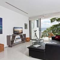 Three-Bedroom Villa with Private Pool and Sea View