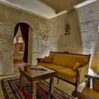 Cave Deluxe Double Room