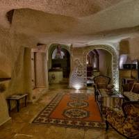 Deluxe Cave Family Suite