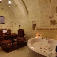 Honeymoon Suite