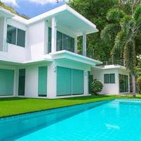 Four-Bedroom Villa with Sea View
