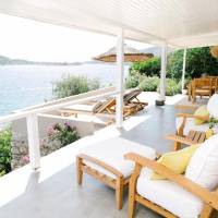 Beach House Grand Deluxe Suite With Private Deck