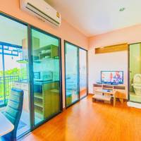 Apartment with Pool View 