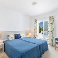 Superior One-Bedroom Apartment